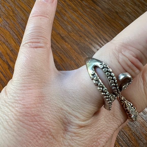 Unique Octopus Ring 🐙 - Picture 3 of 6